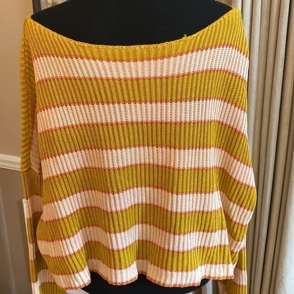 Free People Knitted Cropped Sweater S/P P2P 29” EUC - Picture 5 of 9